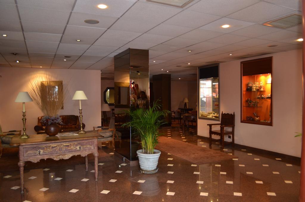 Hotel Maria Angola Lima
